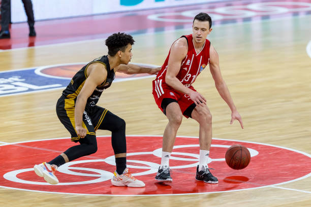 的内线强队 的内线强队