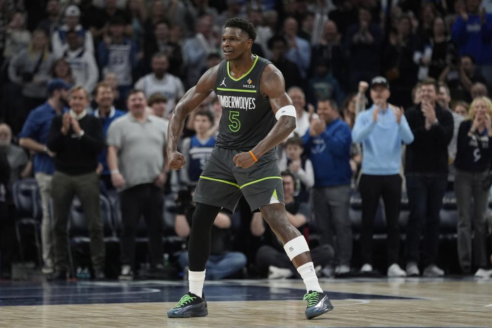 的前锋之一 的前锋之一